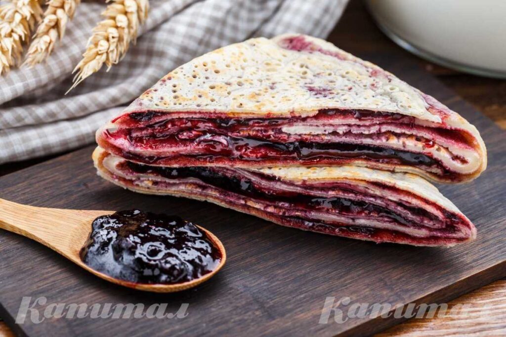 Блин сладкий с джемом