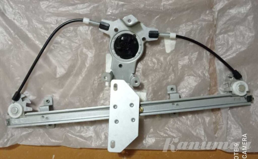 Стеклоподъемник к Nissan Primera 1997 г.в.