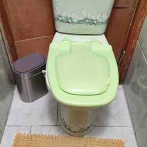 Отдам унитаз с бочком.</a>