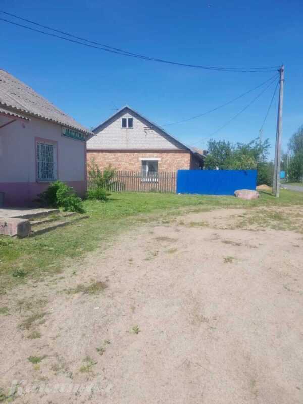 Продам здание магазина