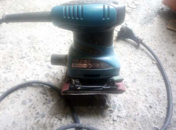 Виброшлифовальная машина Makita BO4556