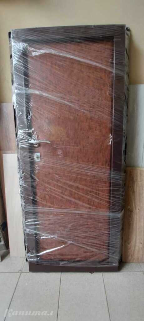 Дверь металлическая уличная 700×1700