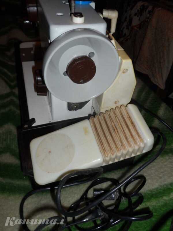 Швейная машинка Чайка-134А