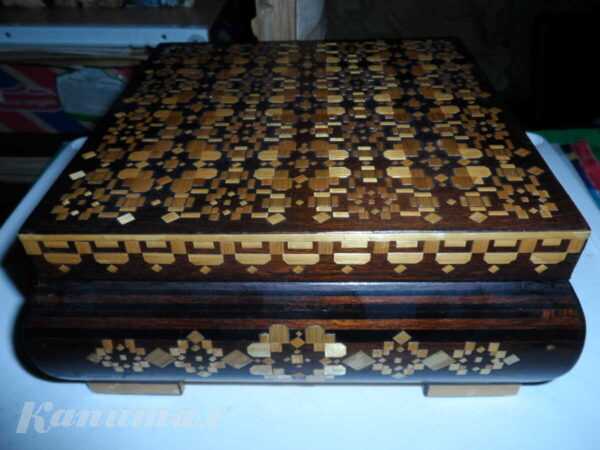 Сувенирная шкатулка