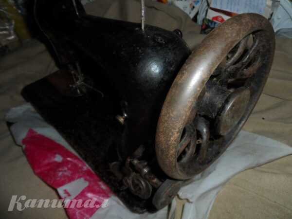 Швейная машинка SINGER