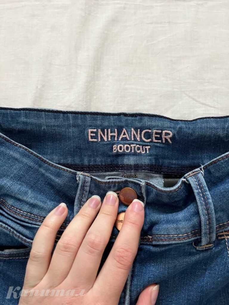 Джинсы bootcut / джинсы под сапоги